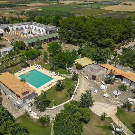 Masseria Cucuruzza Boutique Hotel Felline